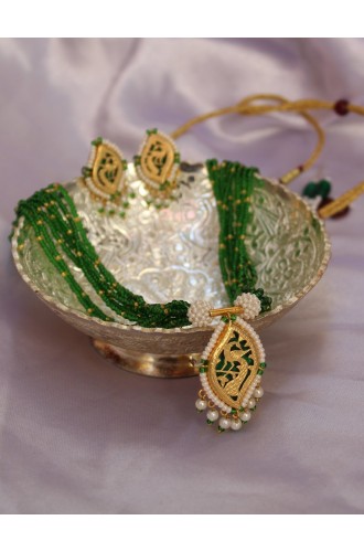 Thewa Pendant